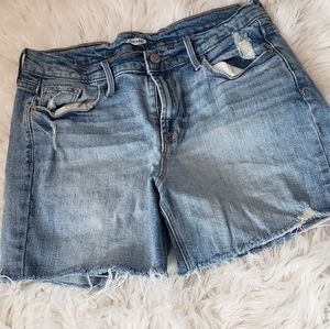 Light wash denim short